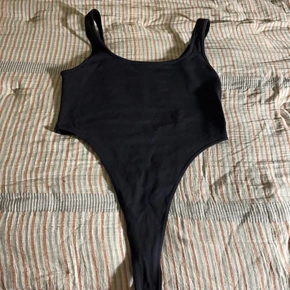 Alo Airbrush hot shot bodysuit size large - Picture 2 of 5
